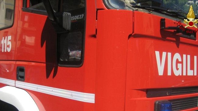 Morte a Firenze, una vittima tra i migranti nel rogo del capannone