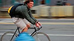 Sicurezza stradale a Prato, 6mila controlli dei vigili: nel mirino anche i ciclisti