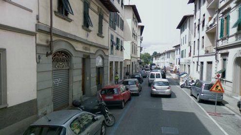 Tenta il furto e danneggia dieci auto in sosta: arrestato