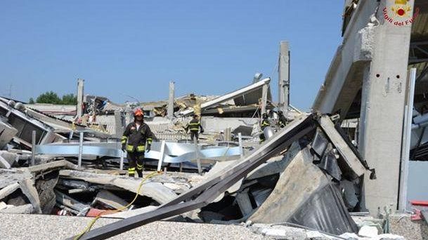 Sisma: 17 le vittime. Il Cdm estende lo stato d'emergenza