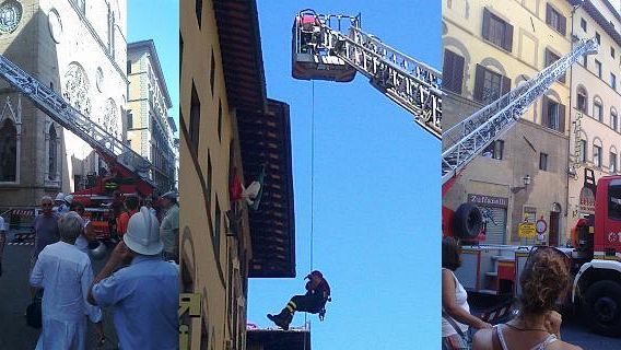 Centro di Firenze: crolla un cornicione davanti ad Orsanmichele