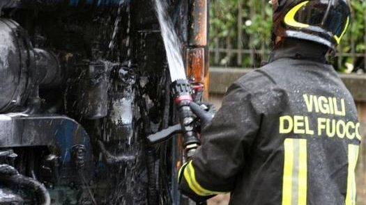 Ataf, mezzo in fiamme in via Aretina