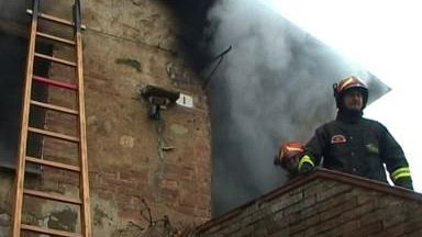 Tragedia a Sansepolcro, ragazza muore tra le fiamme