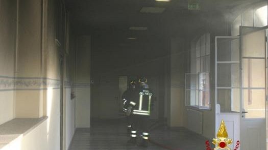 Il corto dei lumini del presepe incendia la casa di riposo