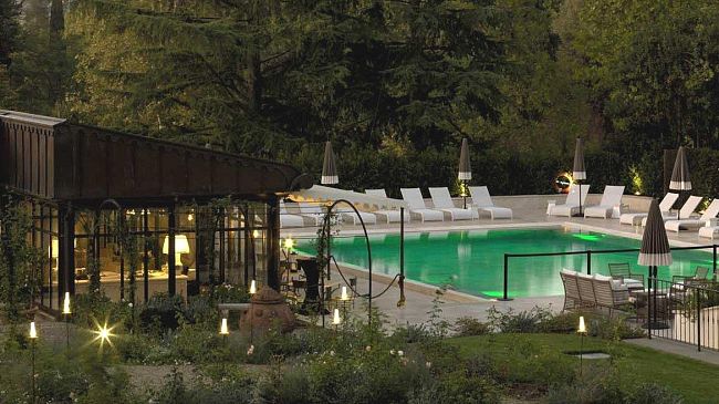 Pizza & Champagne al Pool Bar del Grand Hotel Villa Cora