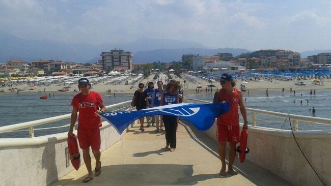 Lido di Camaiore in festa per la consegna della Bandiera Blu 2014