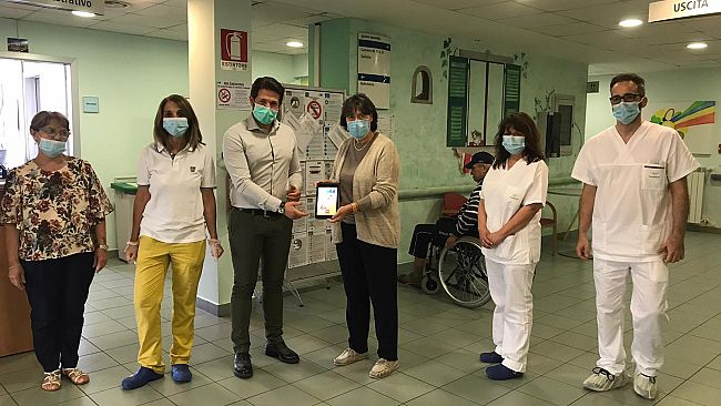 Tablet nelle Rsa toscane, iniziata la consegna