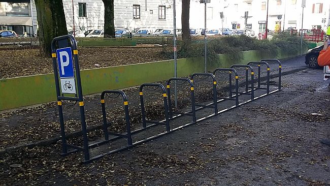 Pulizia delle rastrelliere a Firenze