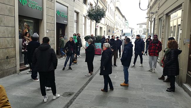 Coronavirus e negozi: qualcuno vorrebbe chiudere per un po'