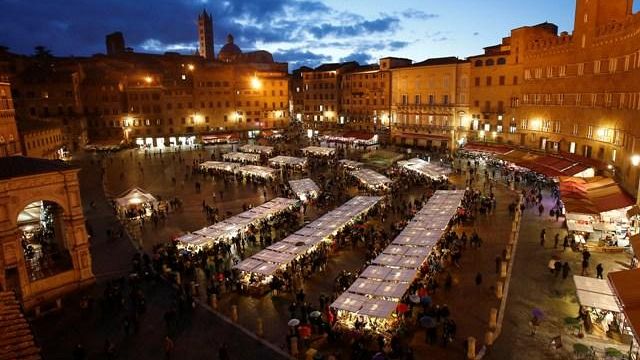 Siena: il Mercato nel Campo festeggia 10 anni con l’edizione dedicata ai ‘Borghi autentici d'Italia’