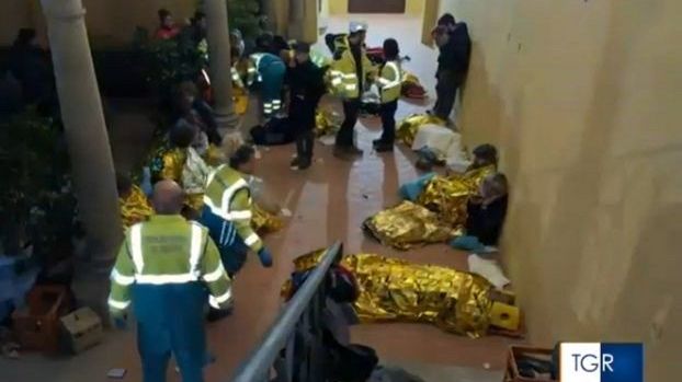 Crollo del solaio durante le nozze: sta bene la donna incinta