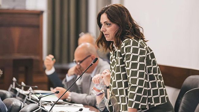 Sanità: una legge per valorizzare la figura del caregiver