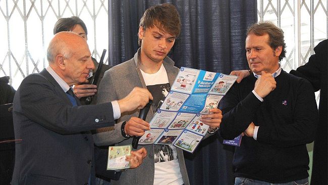 Adem Ljajic a scuola insegna le regole del risparmio idrico, e del calcio
