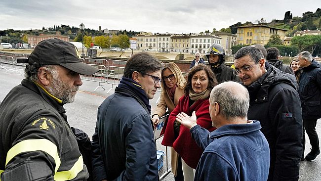 Lungarno Diaz fa paura: intervento in somma urgenza con i soldi della Regione