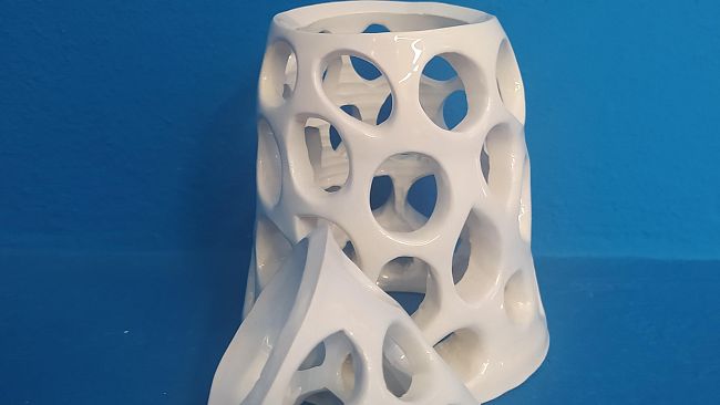 Big della ceramica espongono all'Istituto de' Bardi