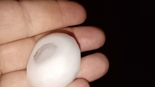 Grandine grossa, caduti chicchi grandi come noci