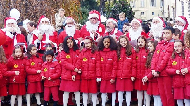 Natale in Toscana: luminarie, mercatini, solidarietà, presepi viventi e musica