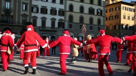 Domani e domenica zampognari-cantastorie e Babbo Natale in parata