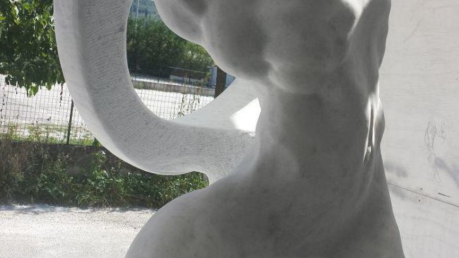 Una statua in onore di Franco Ballerini campione ed ex ct azzurro