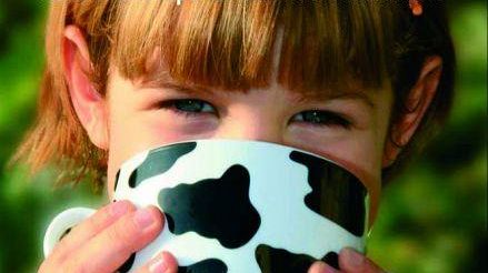 Bambini, tutti a tavola:  ricette e consigli di esperti e pediatri