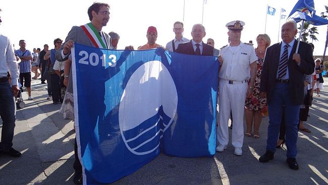 Toscana: il mare tra inquinamento e Bandiere Blu