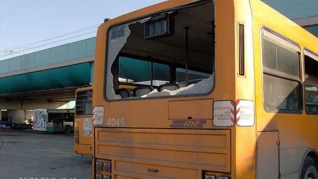 La Roma e i Bus distrutti da ultras giallorossi