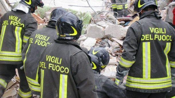 Il Comune di Firenze dona a L’Aquila il ‘pallone’ della scuola Rosai