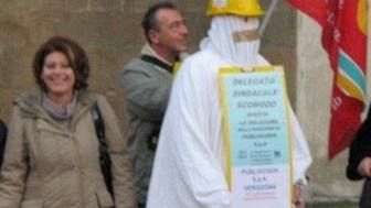 Cerimonia degli auguri in Palazzo Vecchio: manifestazione sindacale in piazza