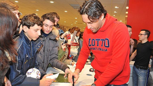 Grande successo di pubblico per l’incontro con Luca Toni