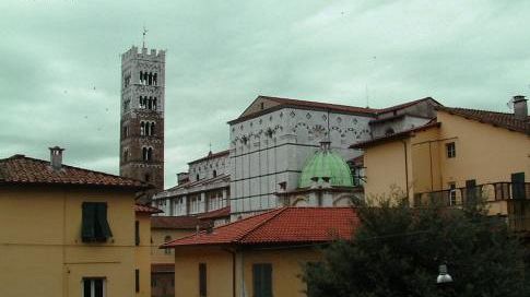 Idv: “Il Comune di Lucca va commissariato”