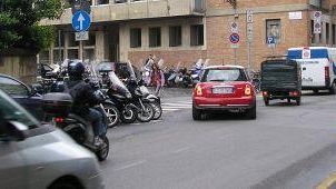 Il 4 maggio scattano la ztl notturna in centro e la pedonalizzazione dell'area di Santa Croce<BR>E la sosta selvaggia in San Lorenzo?