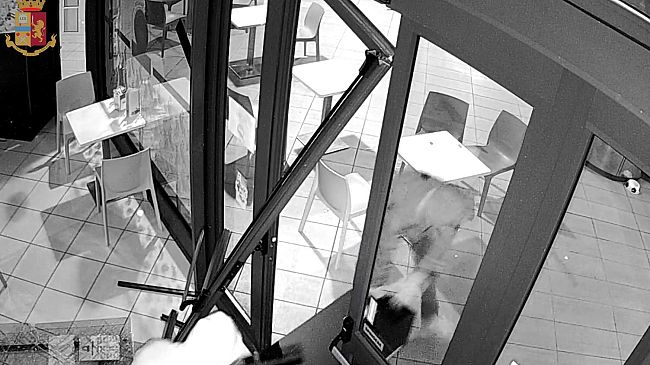 'Tre spaccate in due notti a Firenze, una triste consuetudine'