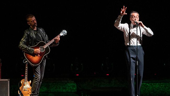 Maurizio Lombardi, video inedito dedicato ai grandi della canzone