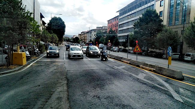 Lavori tramvia: cambia la viabilità in viale Strozzi 