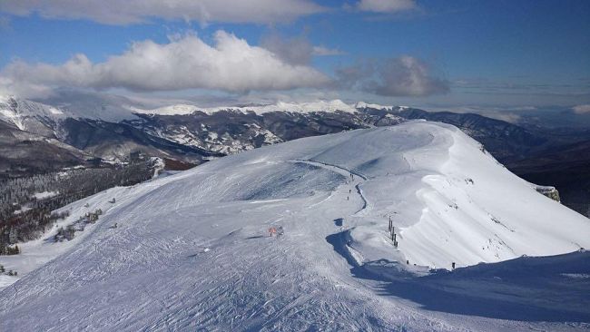 Neve in quota all'Abetone: stazioni aperte e pronte allo sci di primavera