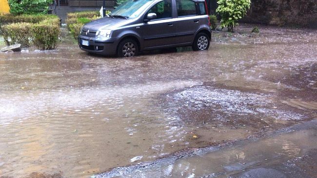 Maltempo, fino a domani allerta per pioggia e temporali