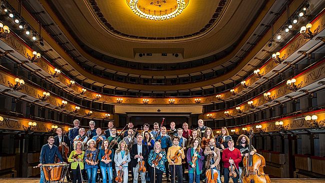 Gli archi dell'ORT con il primo violino William Chiquito