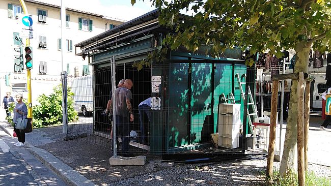 Edicole aperte e giornalisti al lavoro: l'informazione combatte il coronavirus