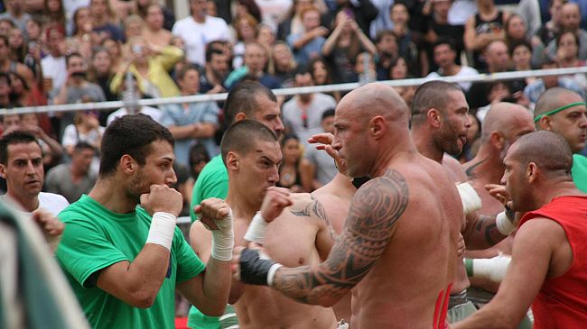 Calcio Storico: I Rossi raggiungono in finale i Bianchi
