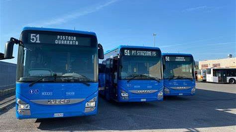 AT: nuovi bus in servizio, ma l'extraurbano non ferma in tratta urbana