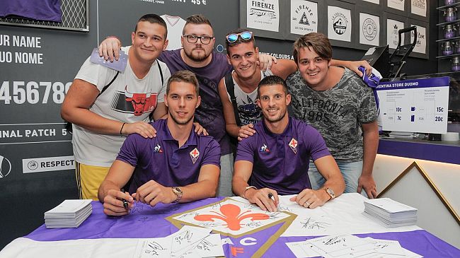 pjaca-e-mirallas-incontrano-i-tifosi-al-viola-store