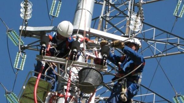 Enel, interruzione della corrente per posa nuova cabina