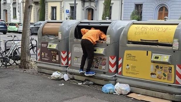 Cassonetti rotti, la chiavetta così non serve a Firenze 