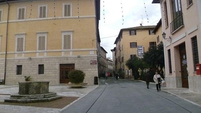 Giochi e cibo per le vie del centro con il Mercatino di Porsenna