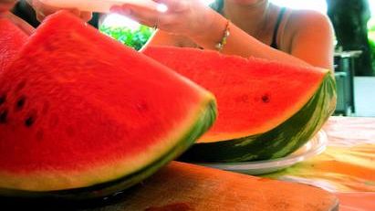 Frutta di stagione. Il cocomero è una bibita, per sceglierlo gratta e bussa