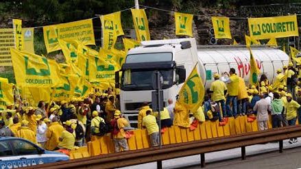 Agricoltori: dalla Toscana a Milano per protestare cotro i rincari
