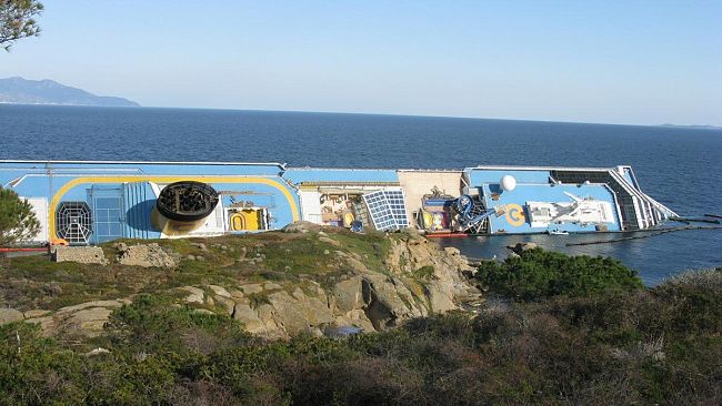 Costa Concordia: in corso la rimozione dello scoglio dalla nave
