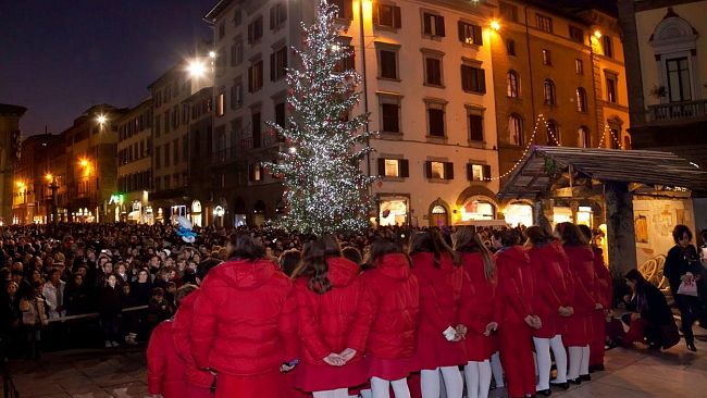 Degustazioni,  bancarelle, mercatini e musica per festeggiare il Natale