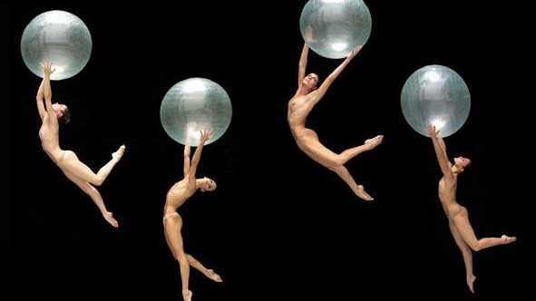 ''Paradiso'' acrobazie in assenza di gravità, di Emiliano Pellissari