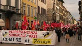 Crisi, in piazza a Firenze contro l'Italia degli sprechi e della rendita